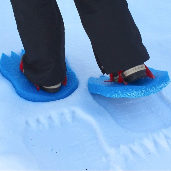Snow Prints NIP w/ Orange Shoe Straps - Picture 4 of 11